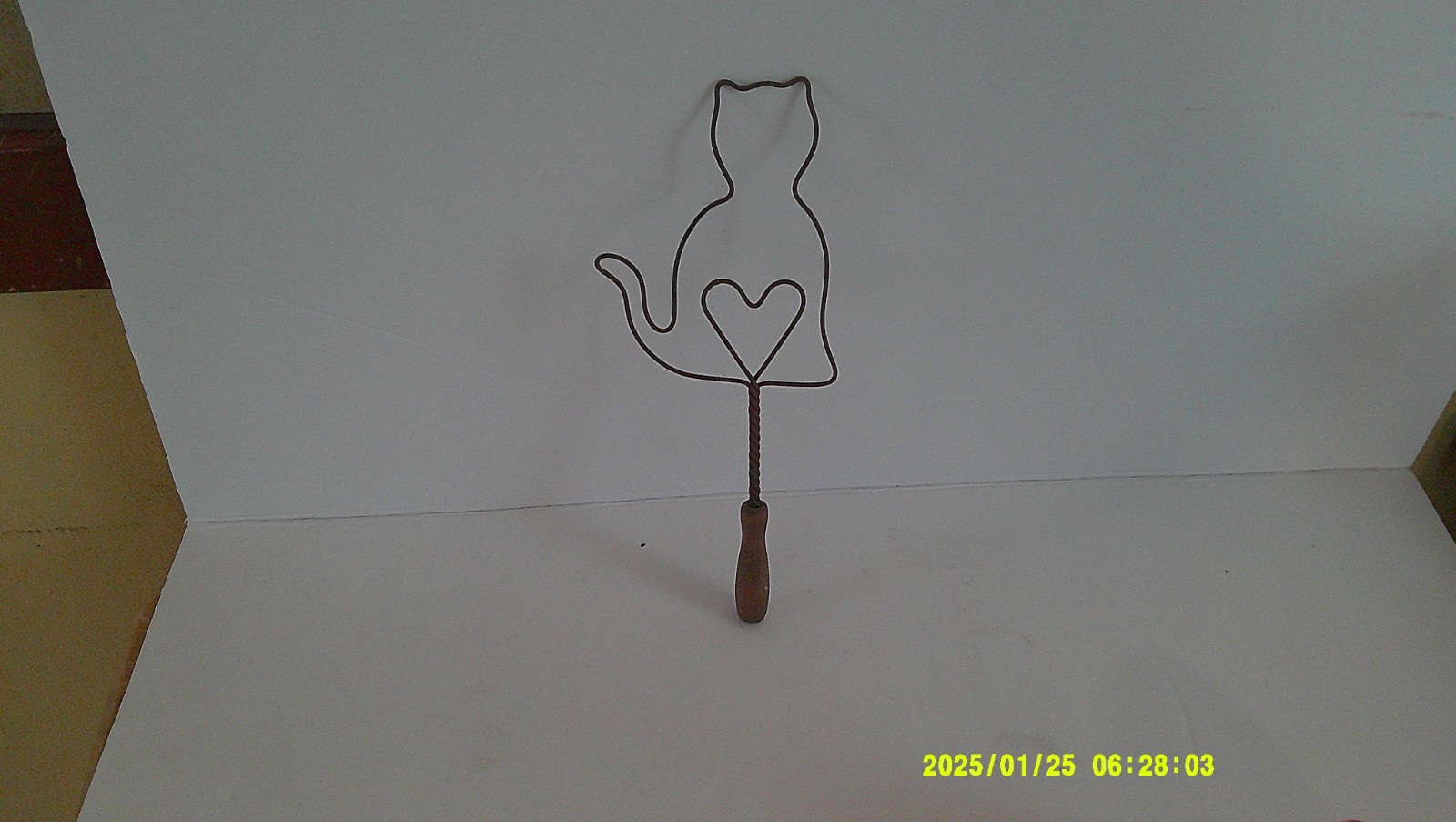 Vintage Farmhouse Toy Rug Beater Cat Metal Steel Wire w/ Wood Handle Miniature Vintage Farmhouse Toy Rug Beater Cat Metal Steel Wire w/ Wood Handle Miniature