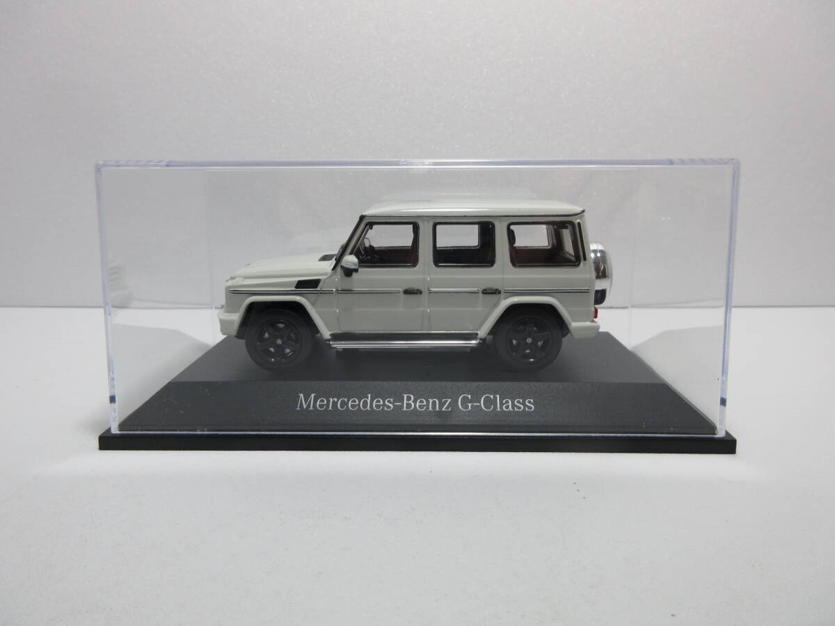 Mercedes-Benz G-Klasse Miniature Car 1/43 Dealer Custom Made White 14Y+ JAPAN