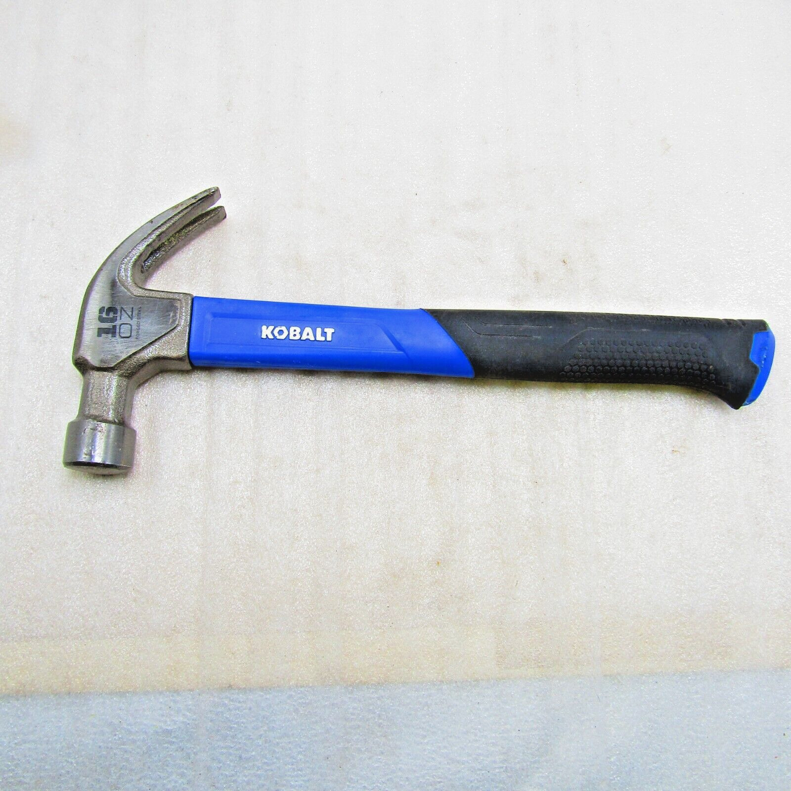 Carpenters claw hammer by Kobalt