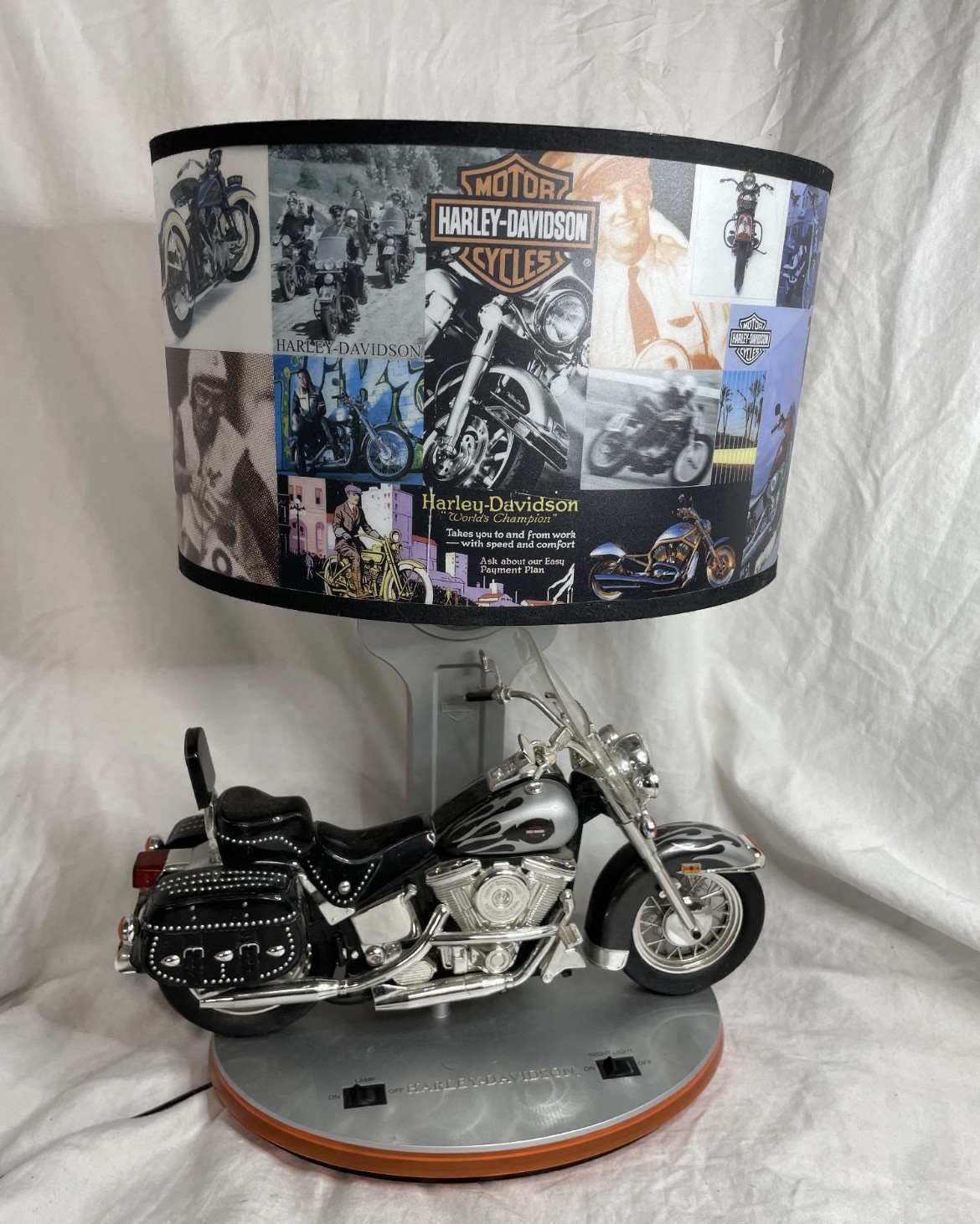 Vintage  Harley-Davidson Heritage Softail Motorcycle Lamp With Lights2004