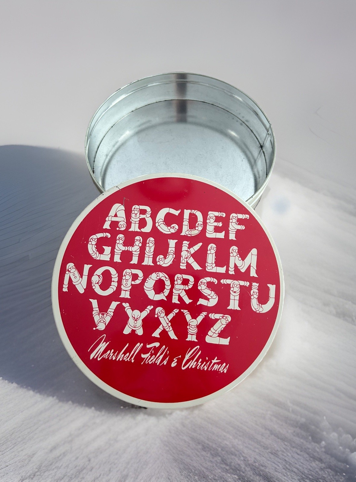 Vtg Marshall Field & Company Chicago Christmas Alphabet Santas helpCookie Tin 