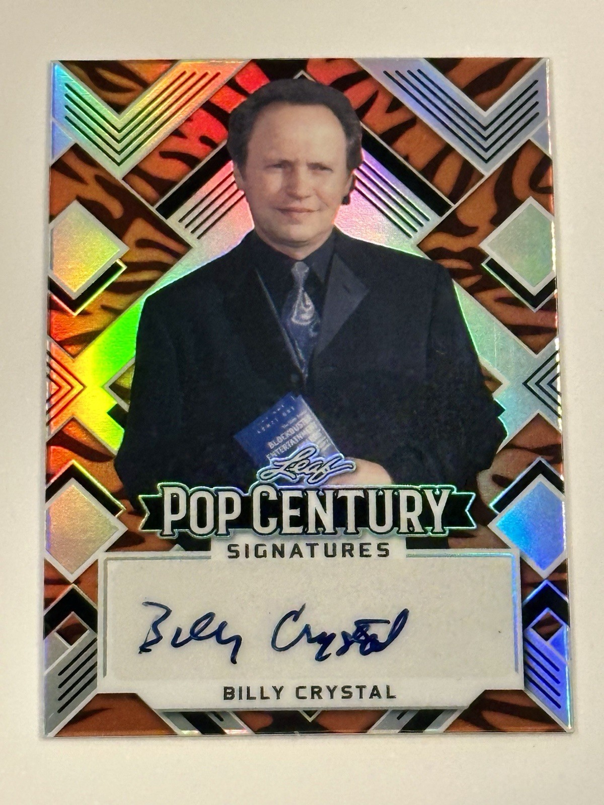BILLY CRYSTAL 2022 LEAF POP CENTURY SIGNATURES /4 CARD #BA--BC1 AUTO