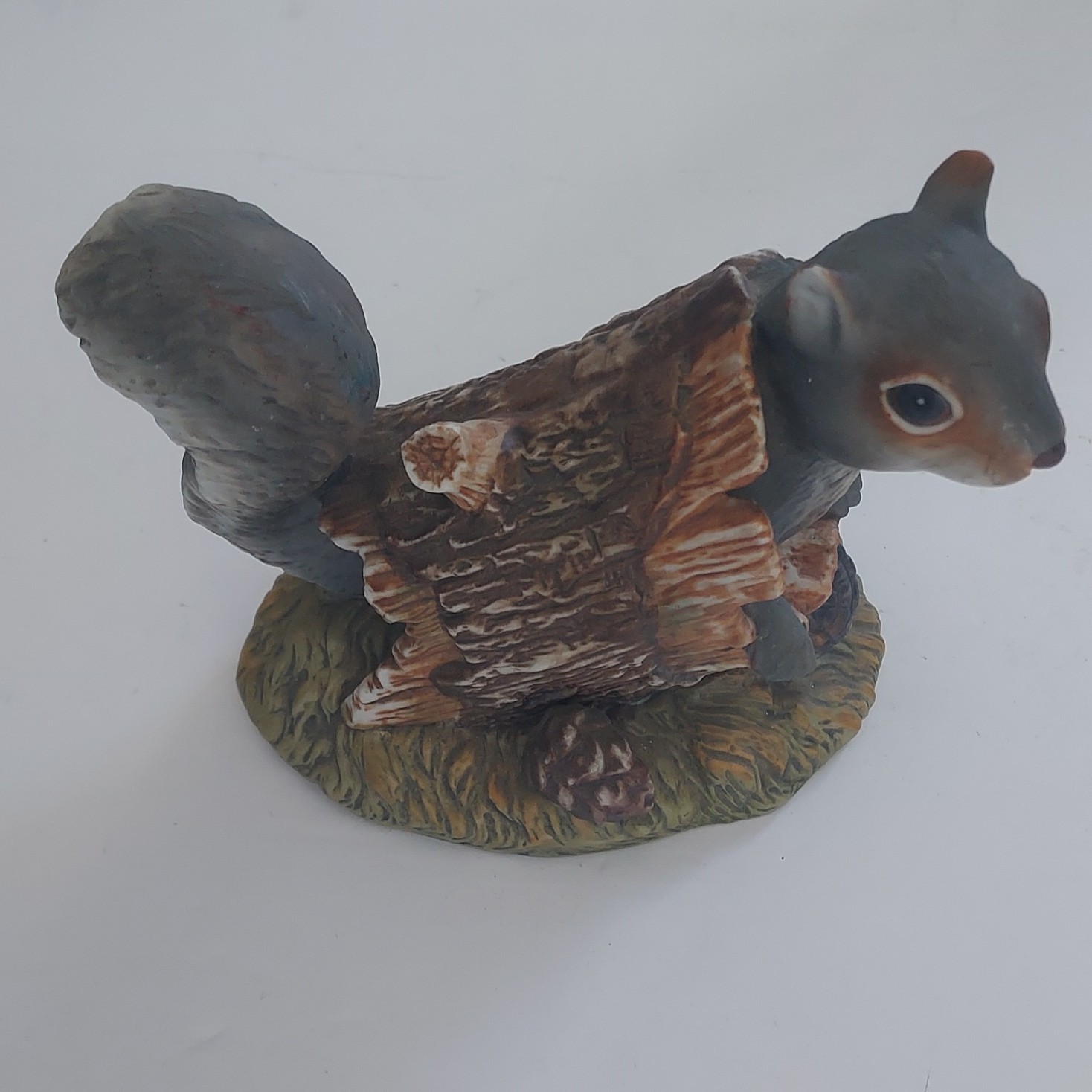 Vintage HOMCO 1986  Bisque Porcelain Gray Squirrel Figurine