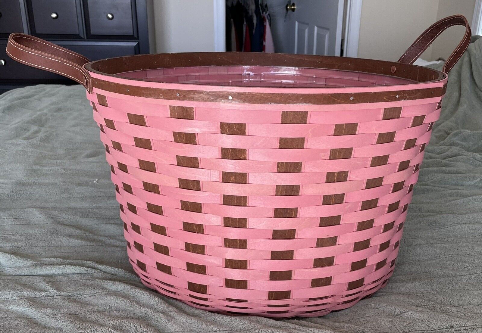 Rare 2010 Longaberger Large Round Laundry Basket Pink And Brown W/ Liner