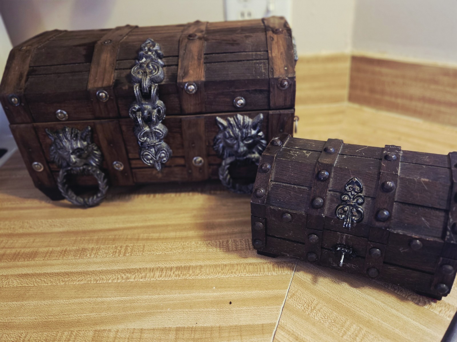 VTG Treasure/ Pirate Chest Combo Lion's Head Closure 
