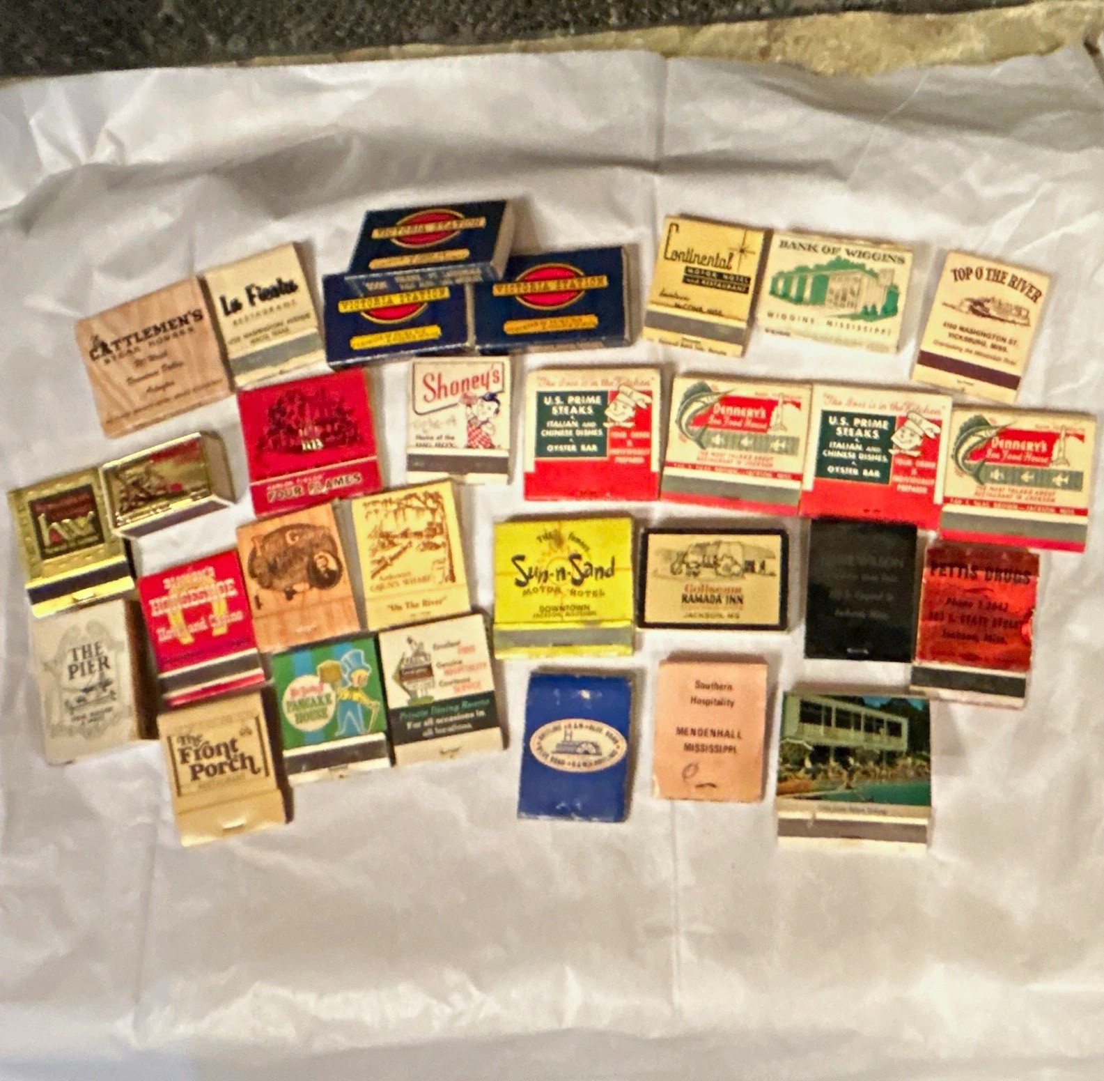 Vintage Advertising Matchbooks Lot -30. Miss. Tenn. Texas. Vegas. Mr Perkys NICE Vintage Advertising Matchbooks Lot -30. Miss. Tenn. Texas. Vegas. Mr Perkys NICE