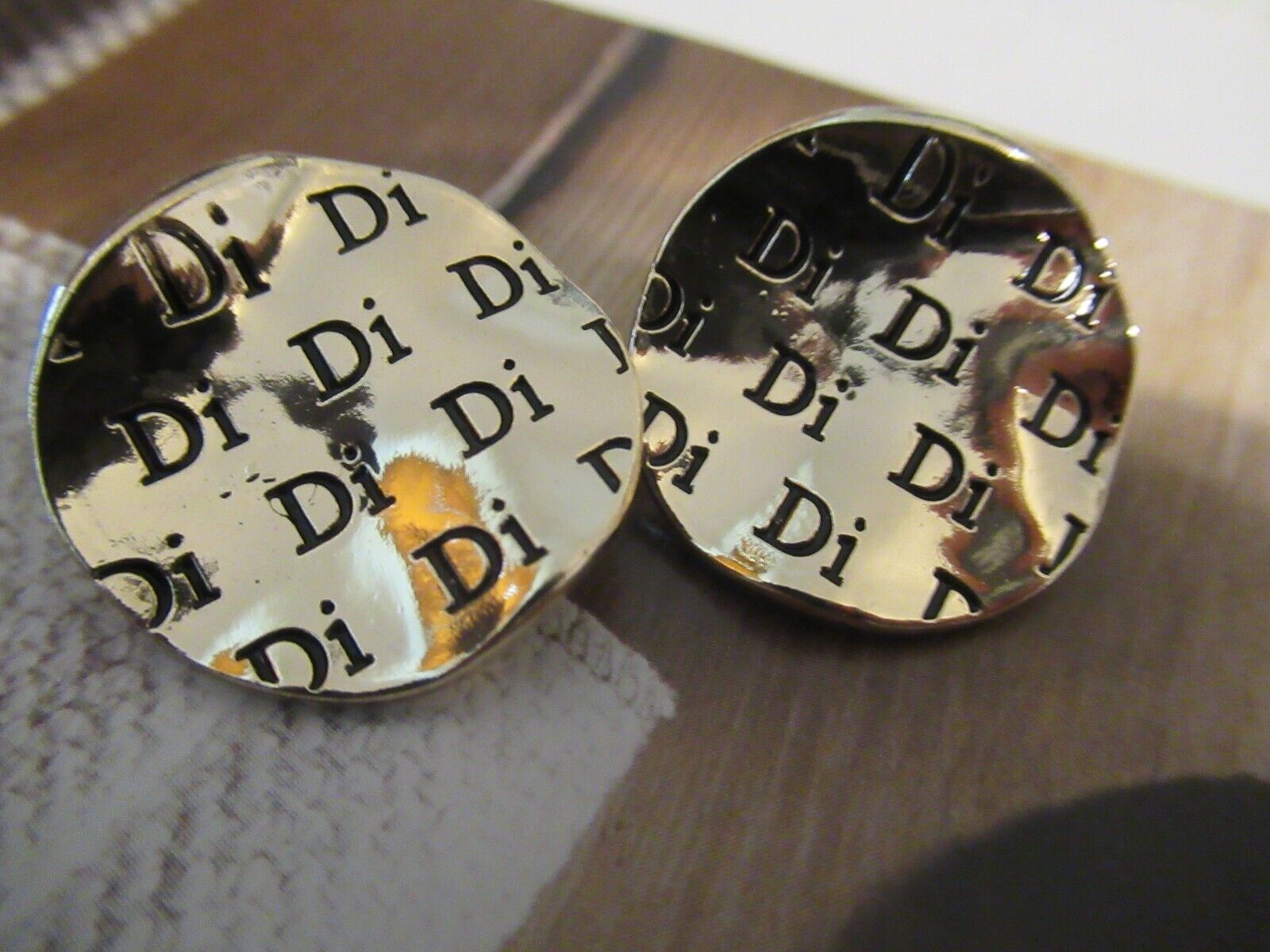 DIOR 2 BUTTONS 22MM GOLD tone, METAL  THIS IS FOR 2