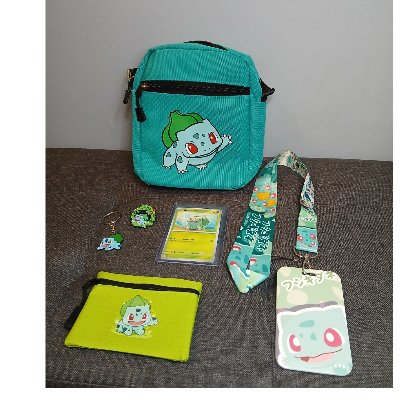 Pokémon Bulbasaur Accessory Bundle - Bag Keychain ID Lanyard Pin Card 001/165