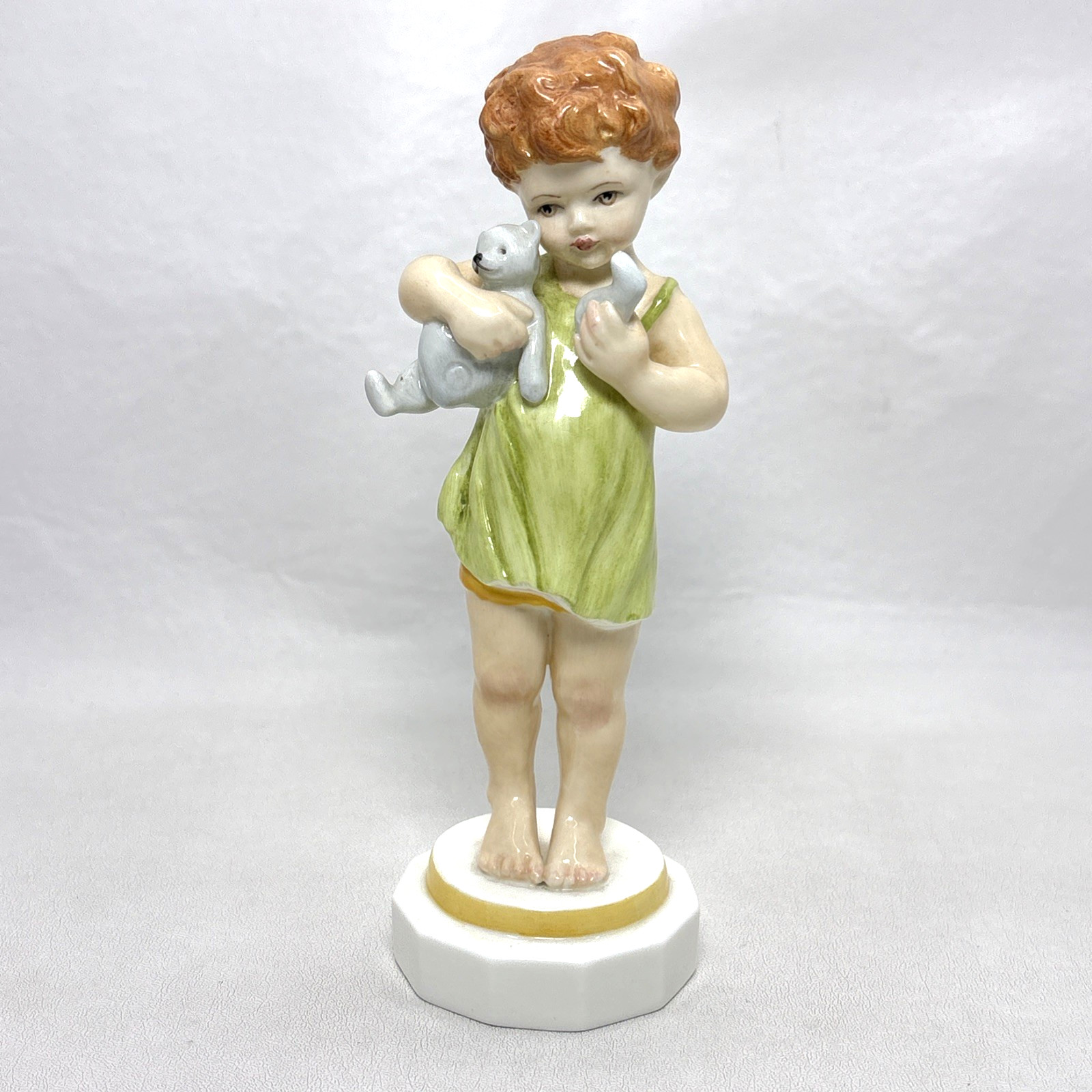 Royal Worcester England Wednesday\'s Child 3521 Porcelain Figurine 7\