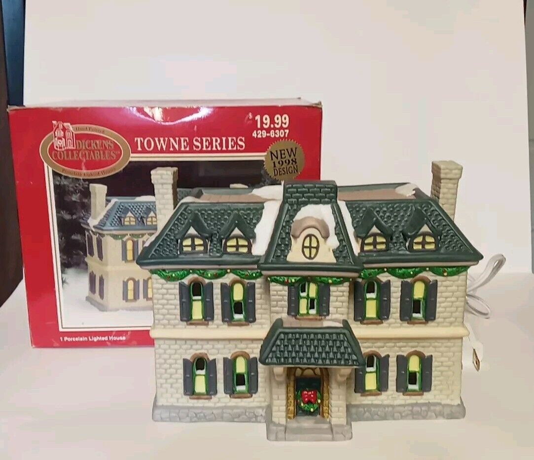 Dickens Collectables Towne Series 1998 Lighted House - Christmas Village