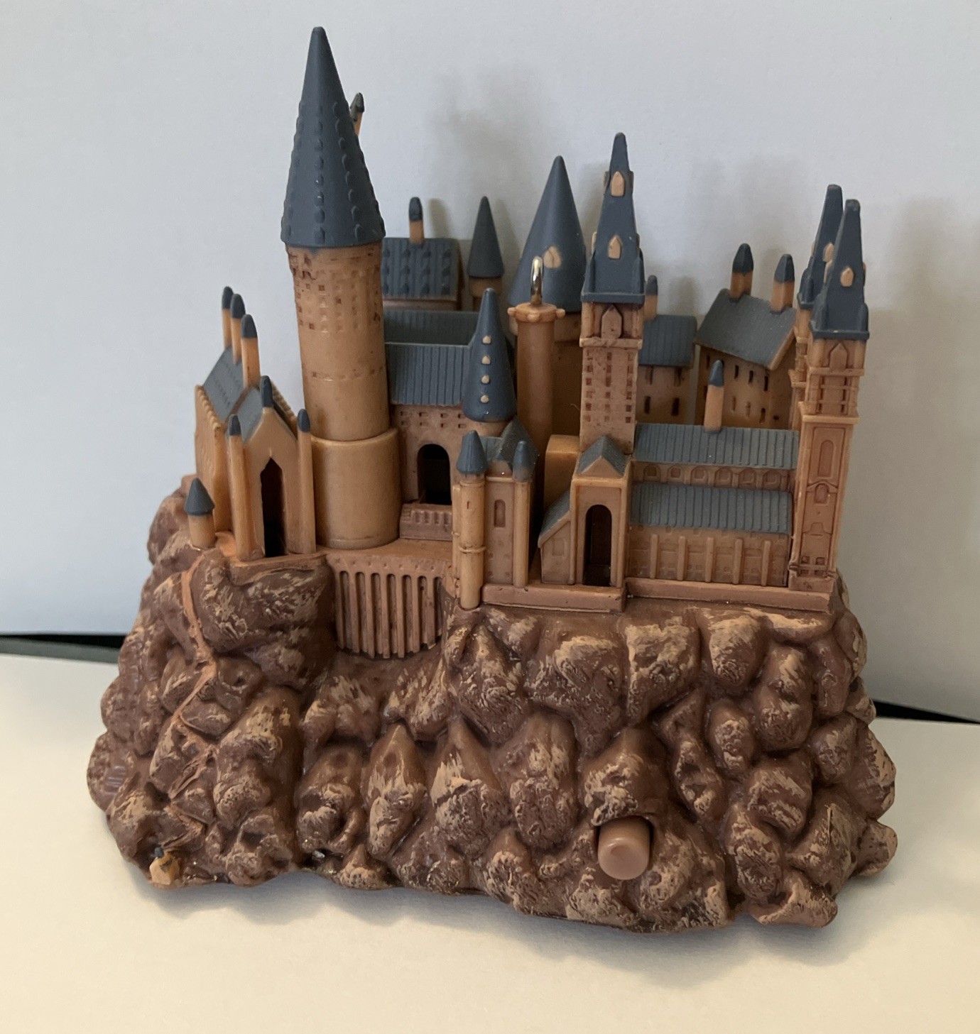 2013 Hallmark Harry Potter Hogwarts Castle Sound & Light Ornament - Plays Music