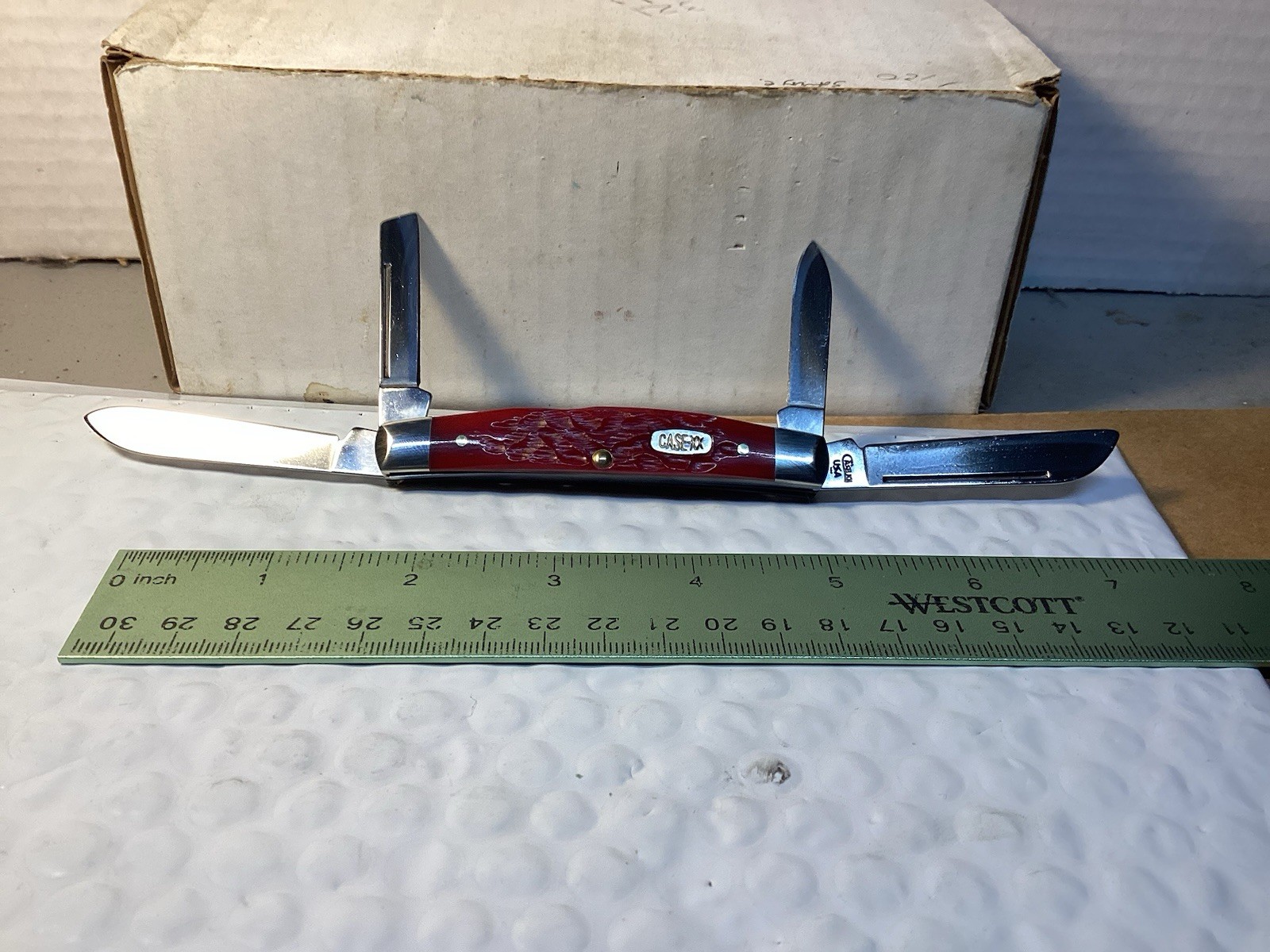 VINTAGE CASE XX THREE DOT CONGRESS KNIFE DARK RED BONE. MINT