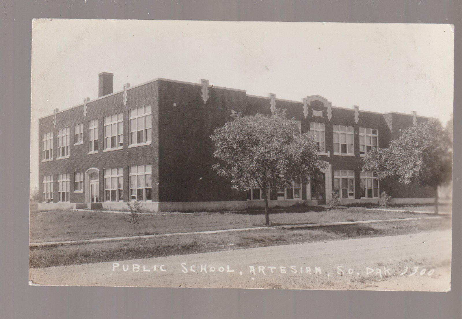 Artesian SOUTH DAKOTA RPPC c1930 PUBLIC SCHOOL nr Howard Woonsocket Roswell B3