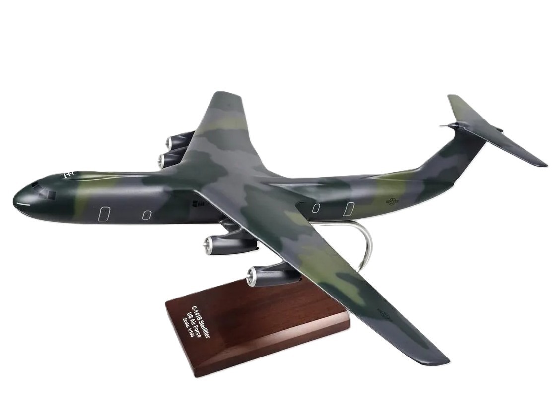 USAF Lockheed C-141B Starlifter Camo Desk Top Display Model 1/100 SC Airplane