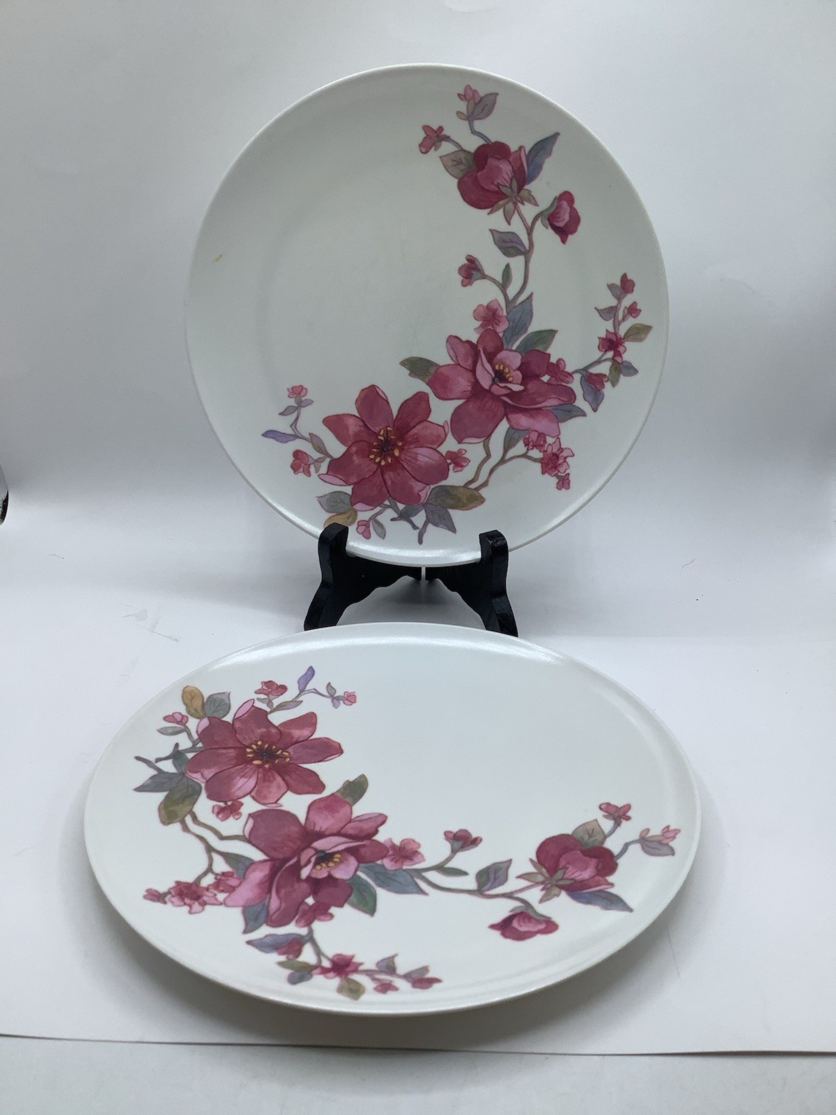 Set 2 Vintage White w Pink Flowers 9.25\