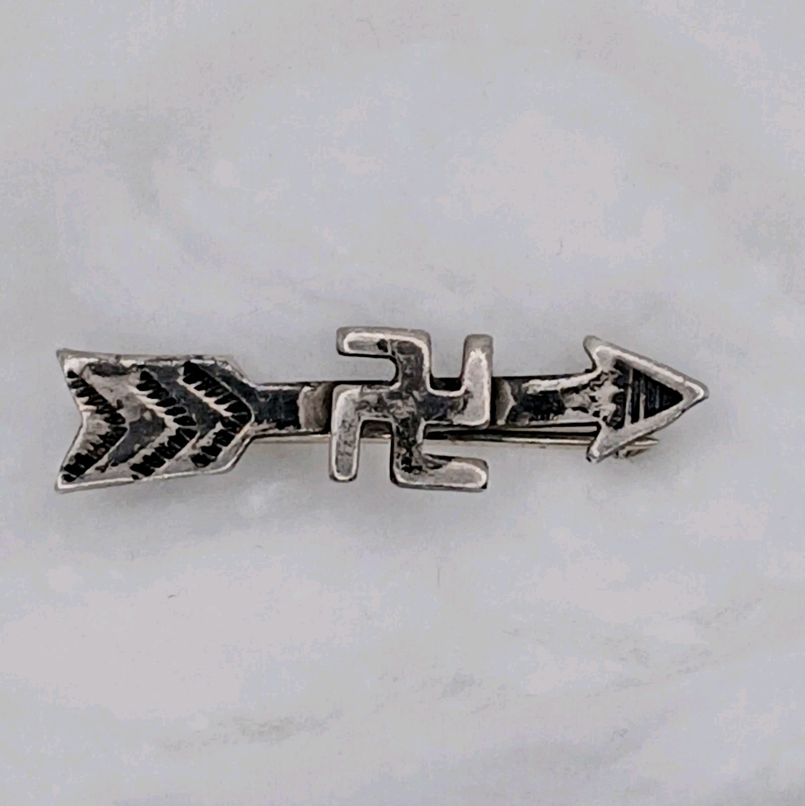 Antique Pre-1940 Petite Vintage Navajo Native Whirling Log Arrow Silver Pin