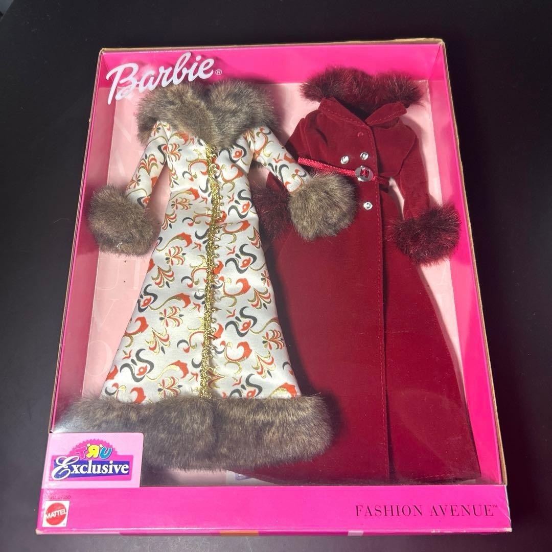 Barbie Coat Collection Fashion Avenue Matel #670721