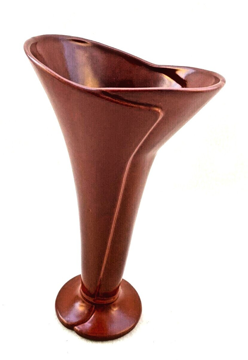 Vintage Royal Haeger Pottery Fluted Vase Brick Red 10\