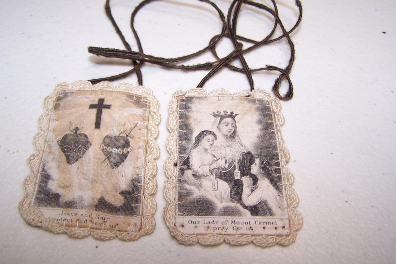 Rare 2 Antique Scapular necklace Sacerd heart Mt ,Carinel & Jesus & Mary, Cloth