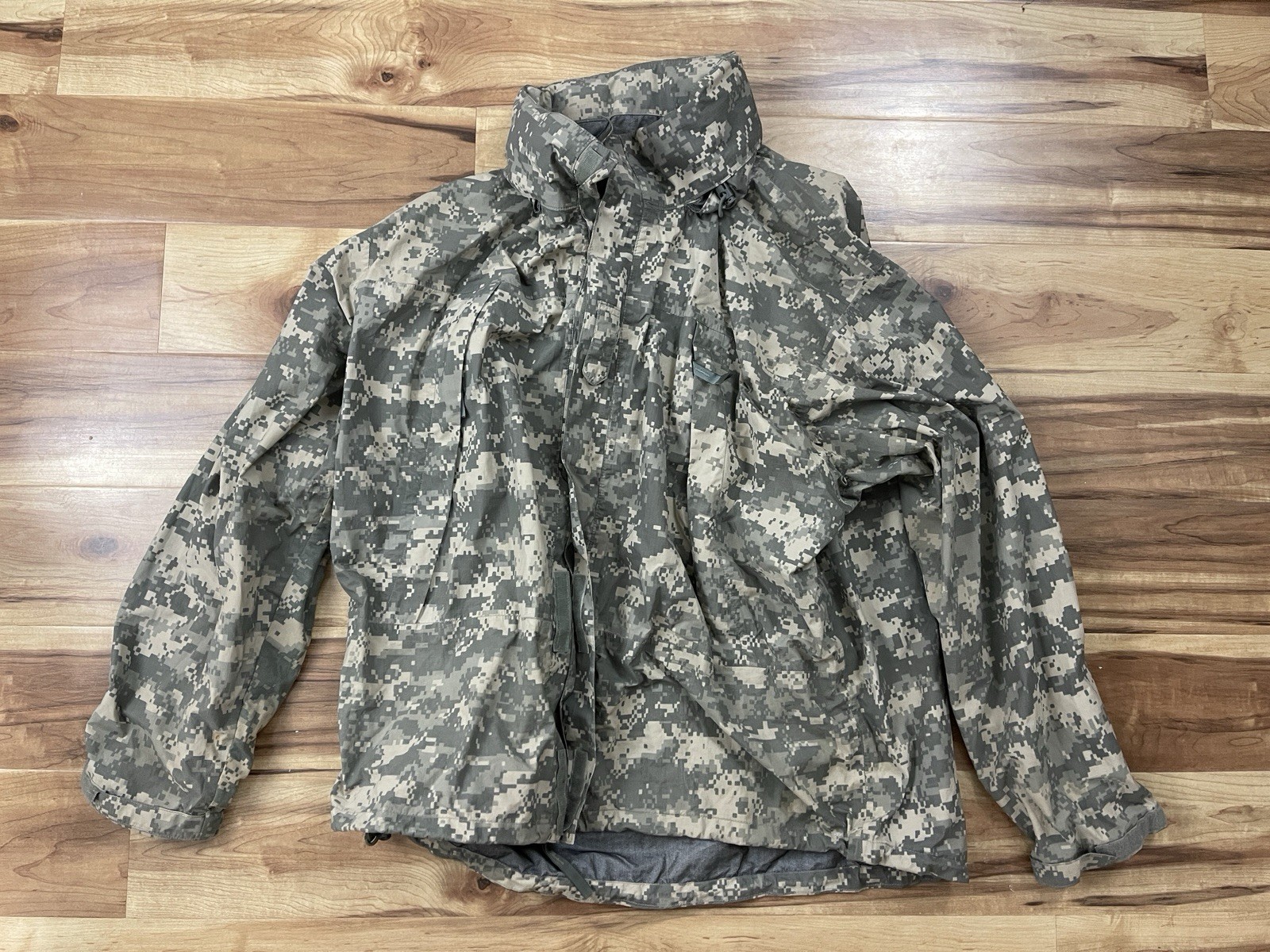 USGI Gen 3 Level 6 Jacket Extreme Cold/Wet Weather (UCP) Large Long