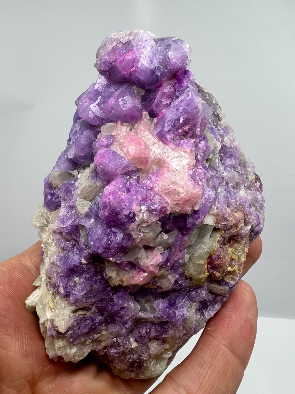 284 GM Fluorescent Tenebrescent Hackmanite Crystals Specimen From Afghanistan