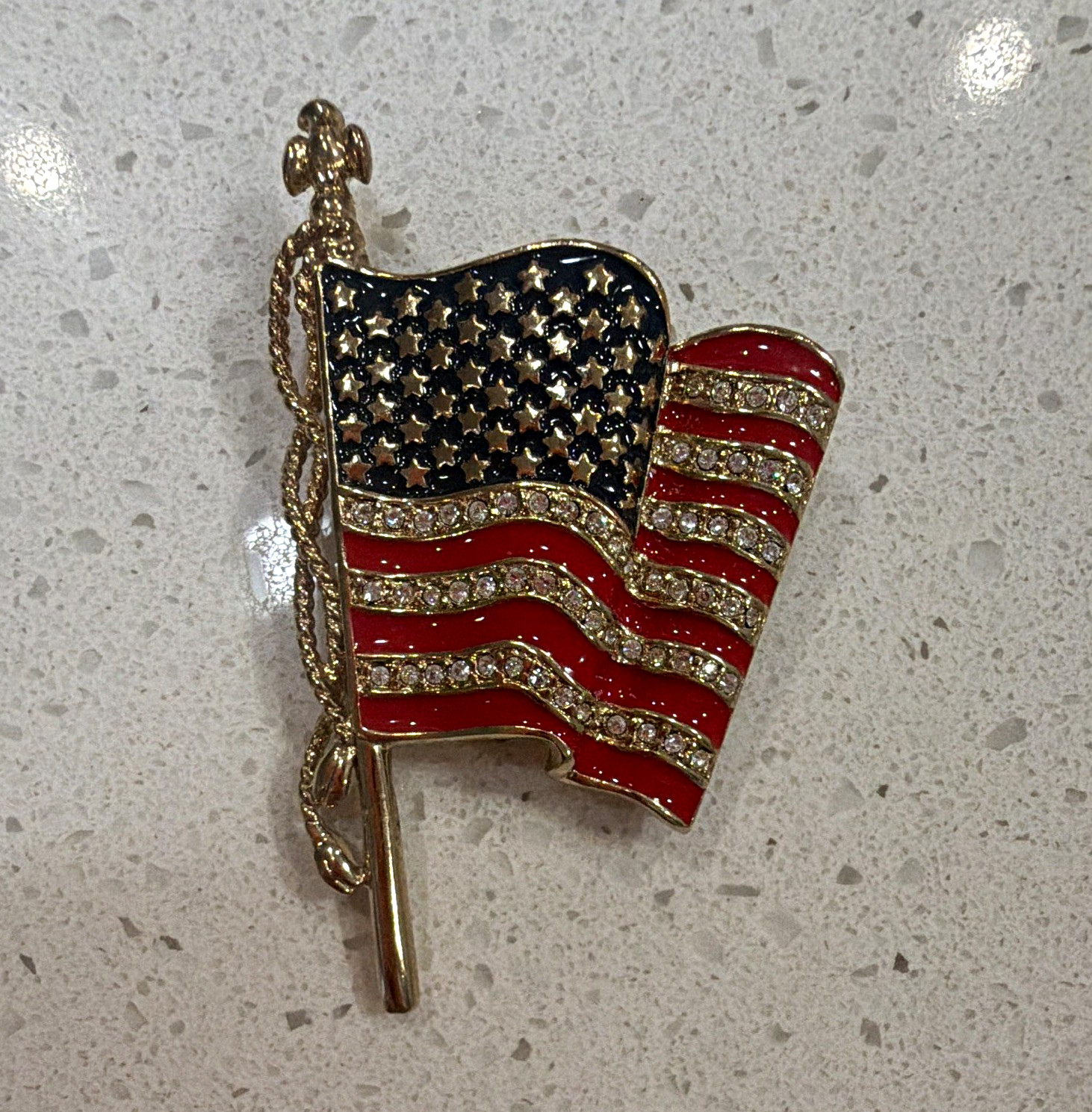 Avon Patriotic American Flag Lapel Pin w/ Chain 