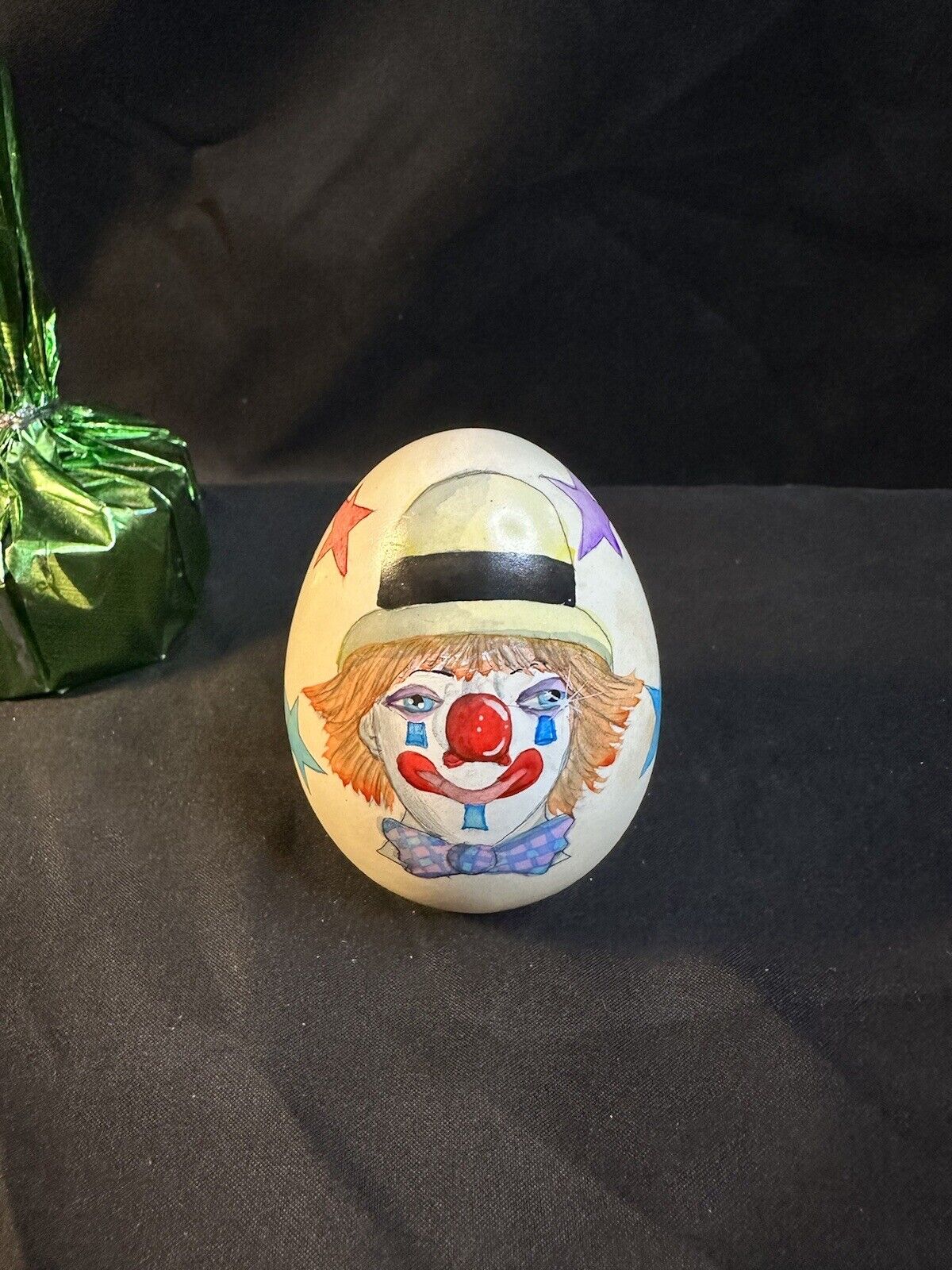 Beautiful Vintage Signed & Hand Painted Porcelain Egg