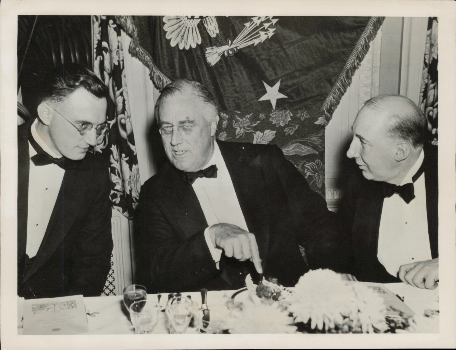 1938 Press Photo President Franklin Roosevelt at National Press Club Dinner 1938 Press Photo President Franklin Roosevelt at National Press Club Dinner