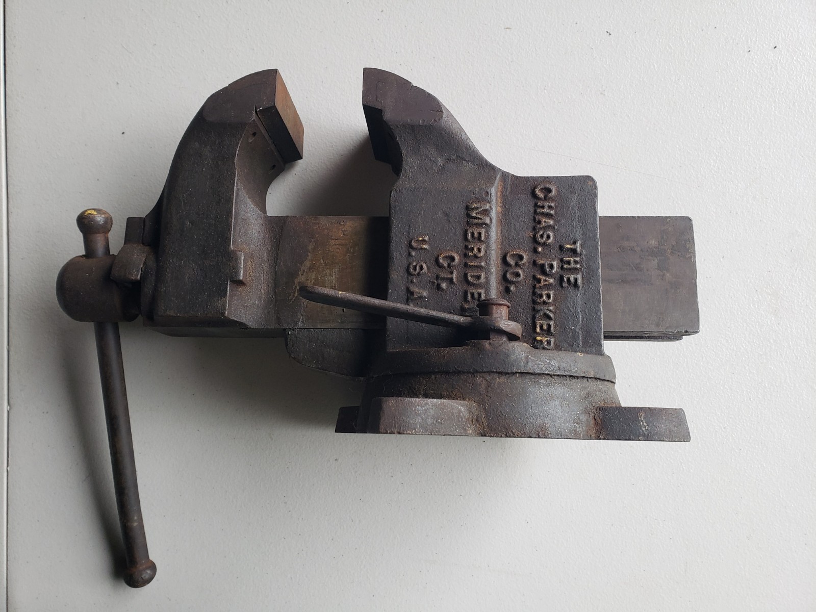 NICE RARE Antique Charles Parker Company Vice #823 Swivel Base Patent 1930