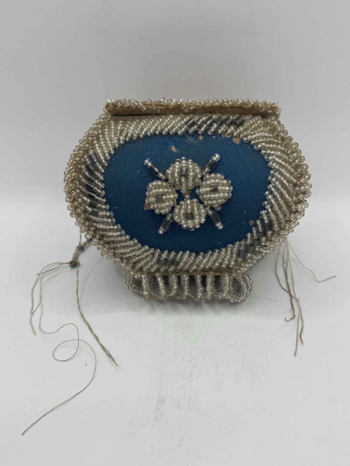 Antique Iroquois Haudenosaunee Beaded Trinket Box c1900 Seed Bead Jewelry Box