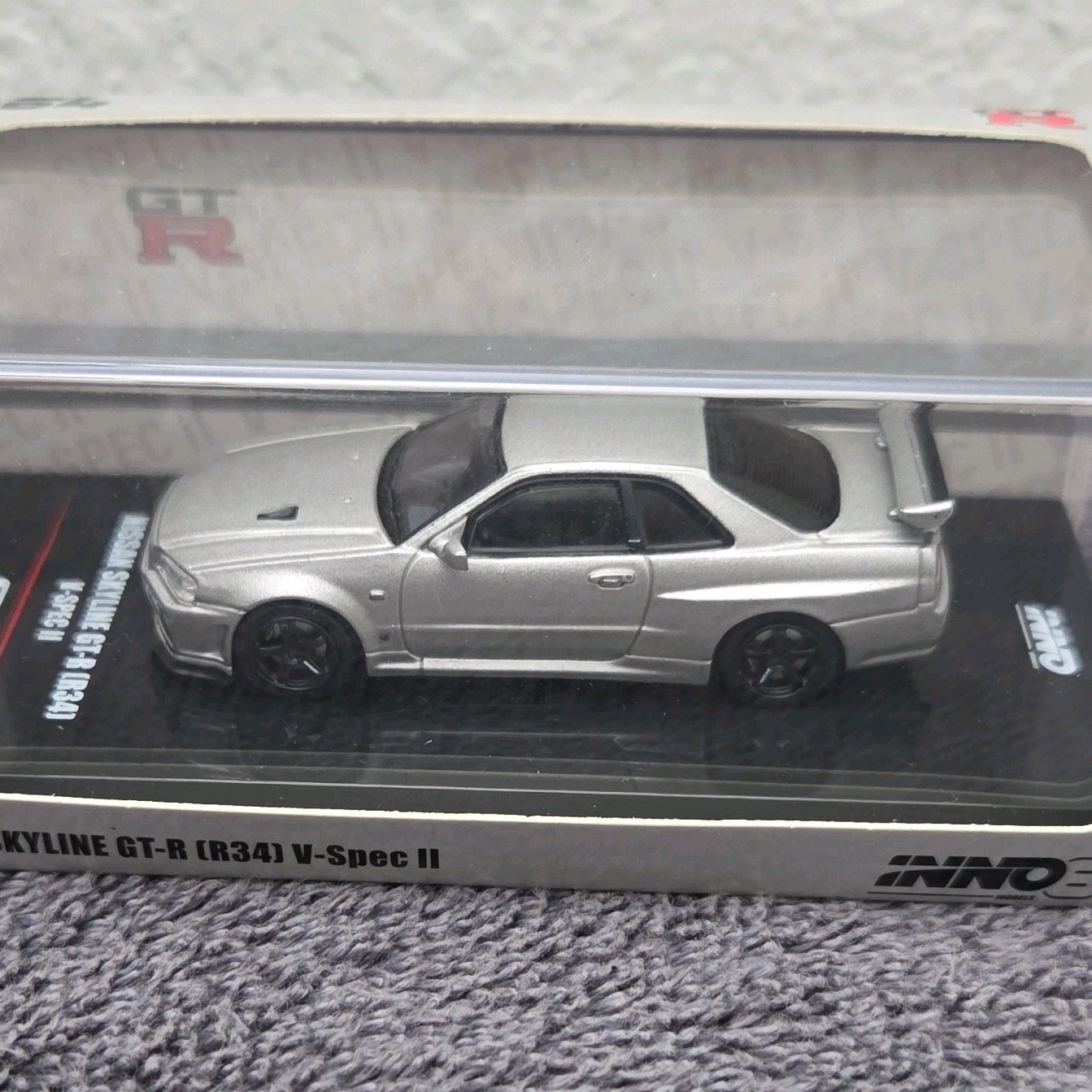 INNO Models Nissan Skyline GT-R (R34) V-Spec II Silver 1:64 Scale Model Car