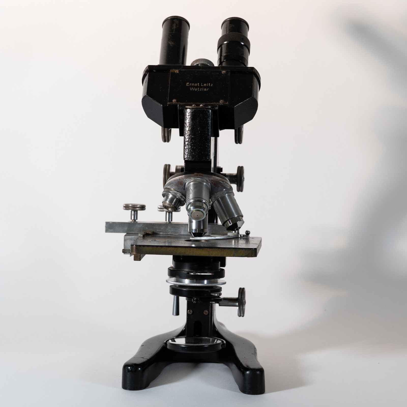 1937-38 Ernst Leitz Wetzlar Binocular Laboratory Microscope w/Optics & Wood Case