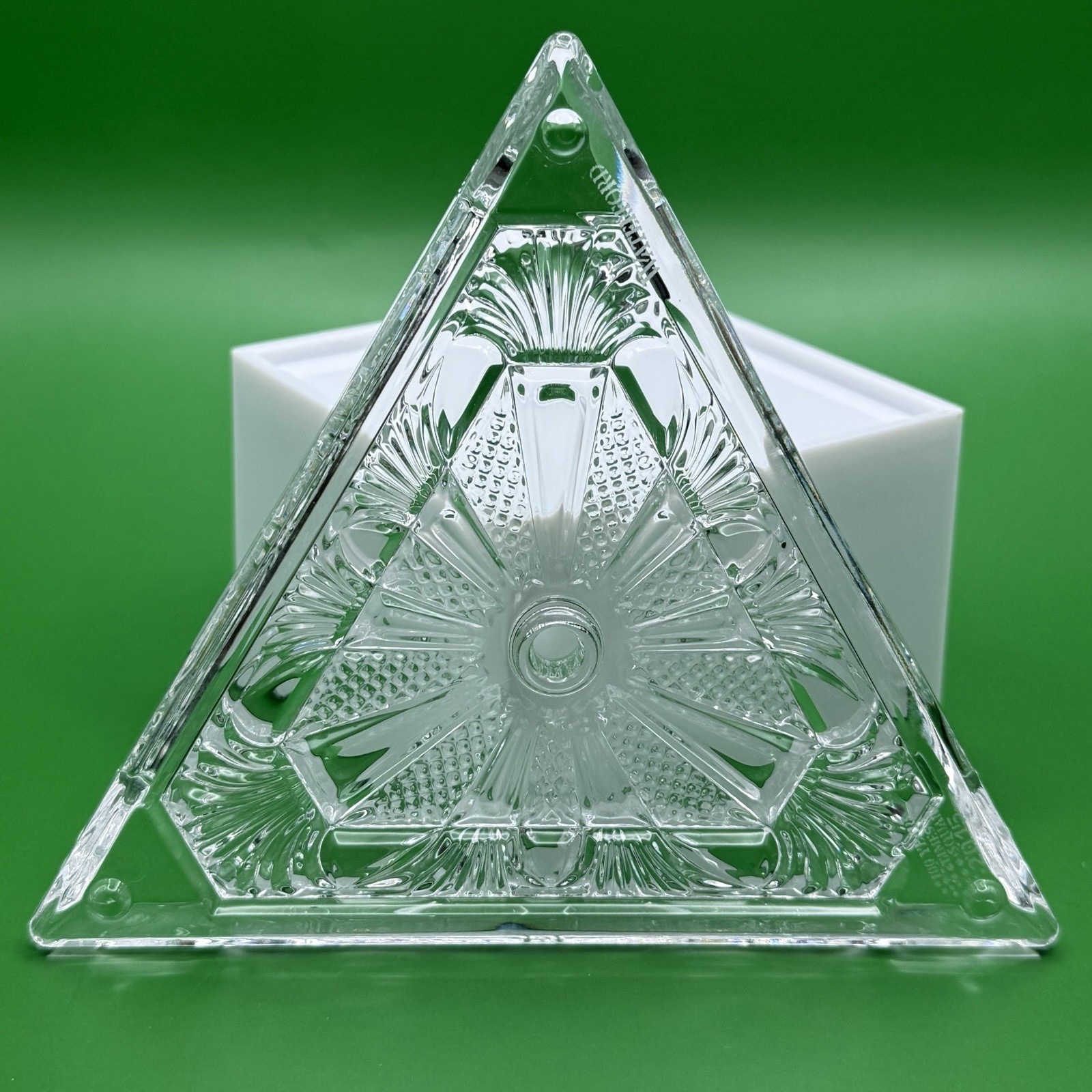 RARE 2015 WATERFORD CRYSTAL TIME SQUARE TRIANGLE 100 YEARS FORTITUDE CENTER HOLE