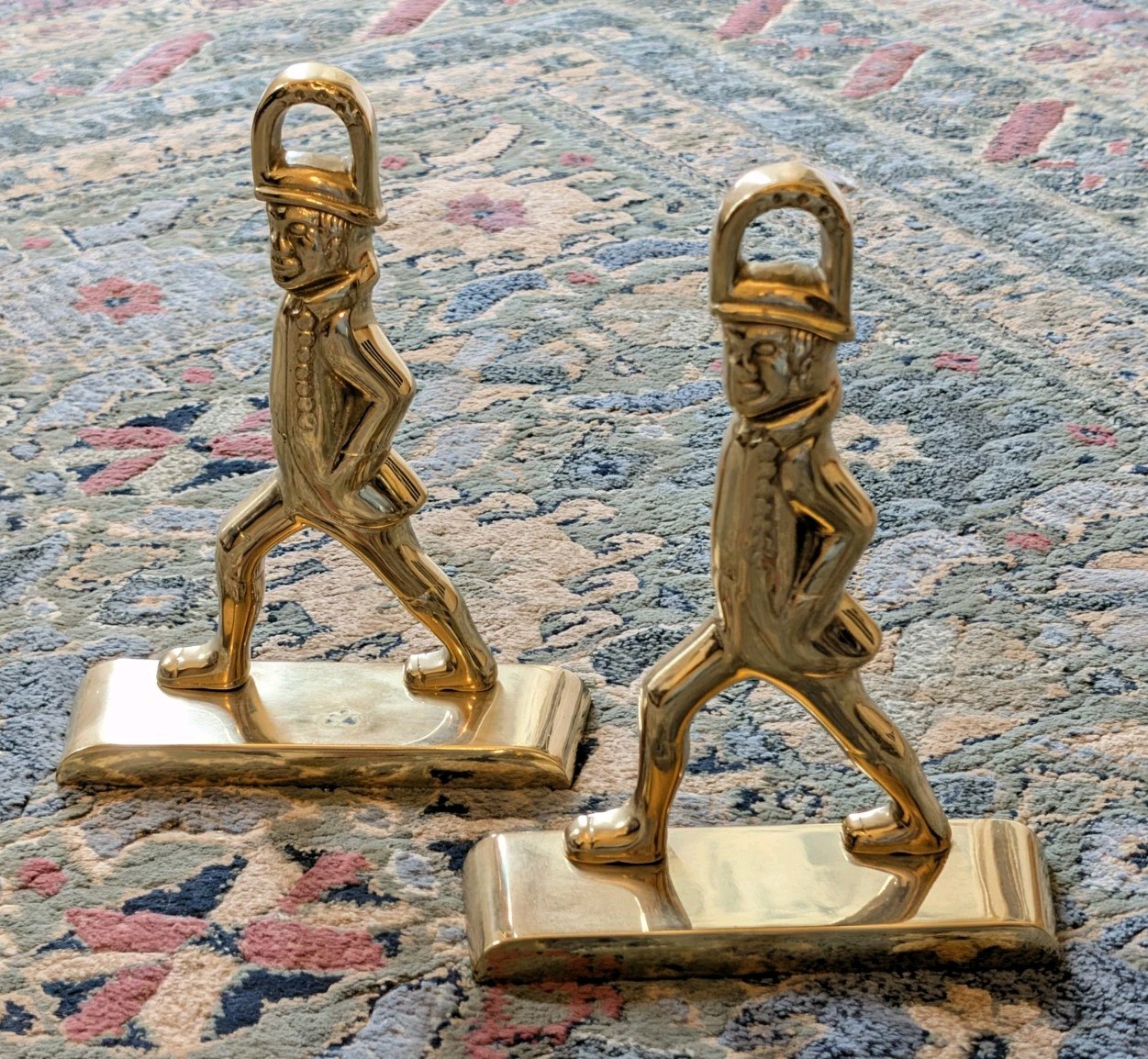Pair Vintage Virginia Metalcrafters Colonial Doorstops / Book Ends Brass CW 8-7
