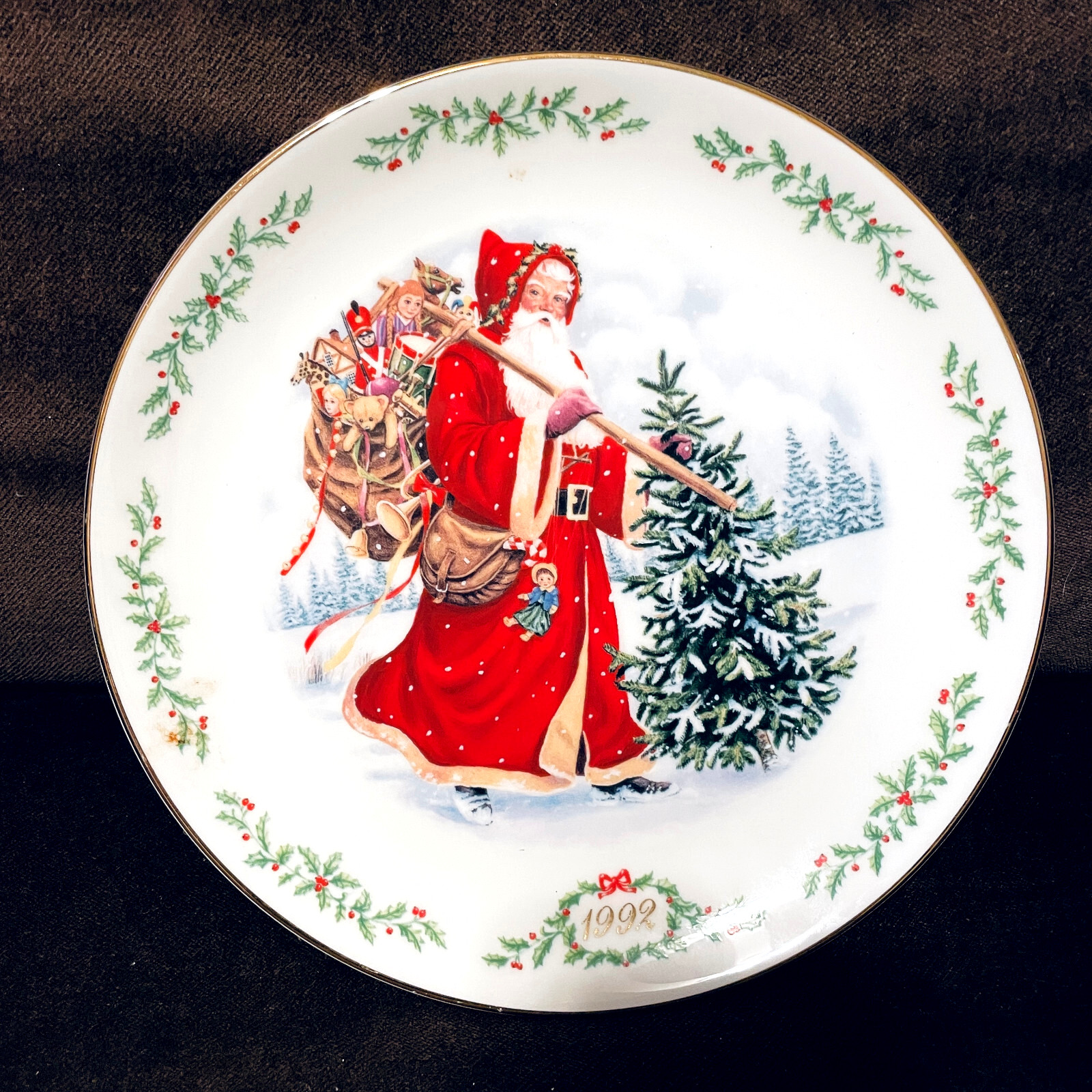 LENOX 1992 Christmas Plate INTERNATIONAL SANTA CLAUS Kris Kringle 8\