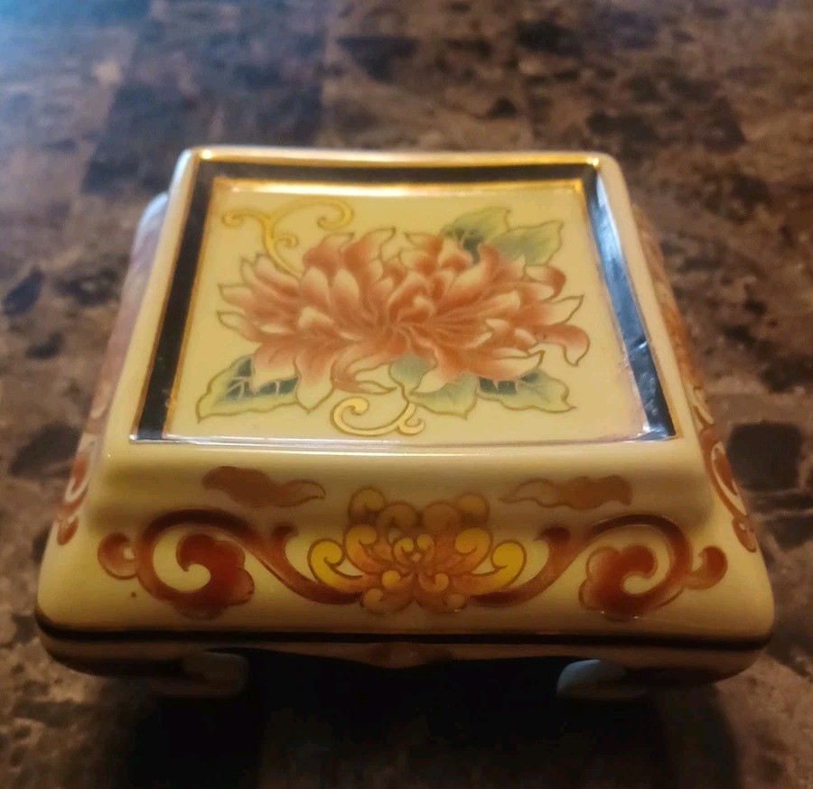 Asian Chinese Yi Lin Porcelain Vase/Bowl Stand Signed Asian Chinese Yi Lin Porcelain Vase/Bowl Stand Signed