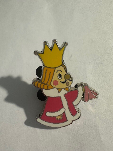 HKDL Hidden Mickey Marketplace Alice In Wonderland King Of Hearts Disney Pin E1