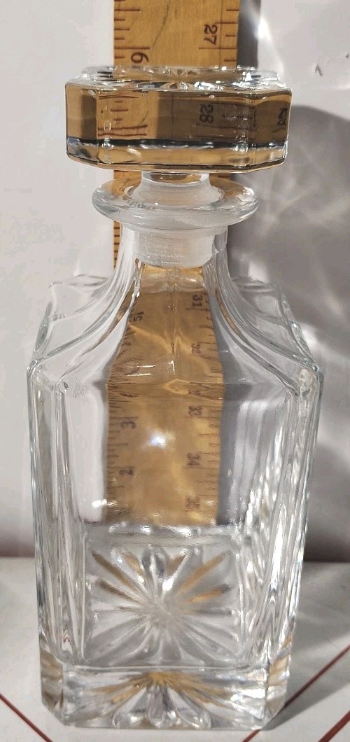 Whiskey Decanter Crystal Square with Starburst Bottom - Great condition