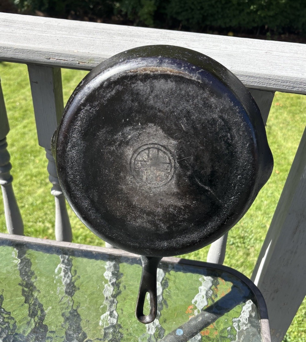 Griswold #9 Cast Iron Skillet - Vintage - 11 1/4 Griswold #9 Cast Iron Skillet - Vintage - 11 1/4