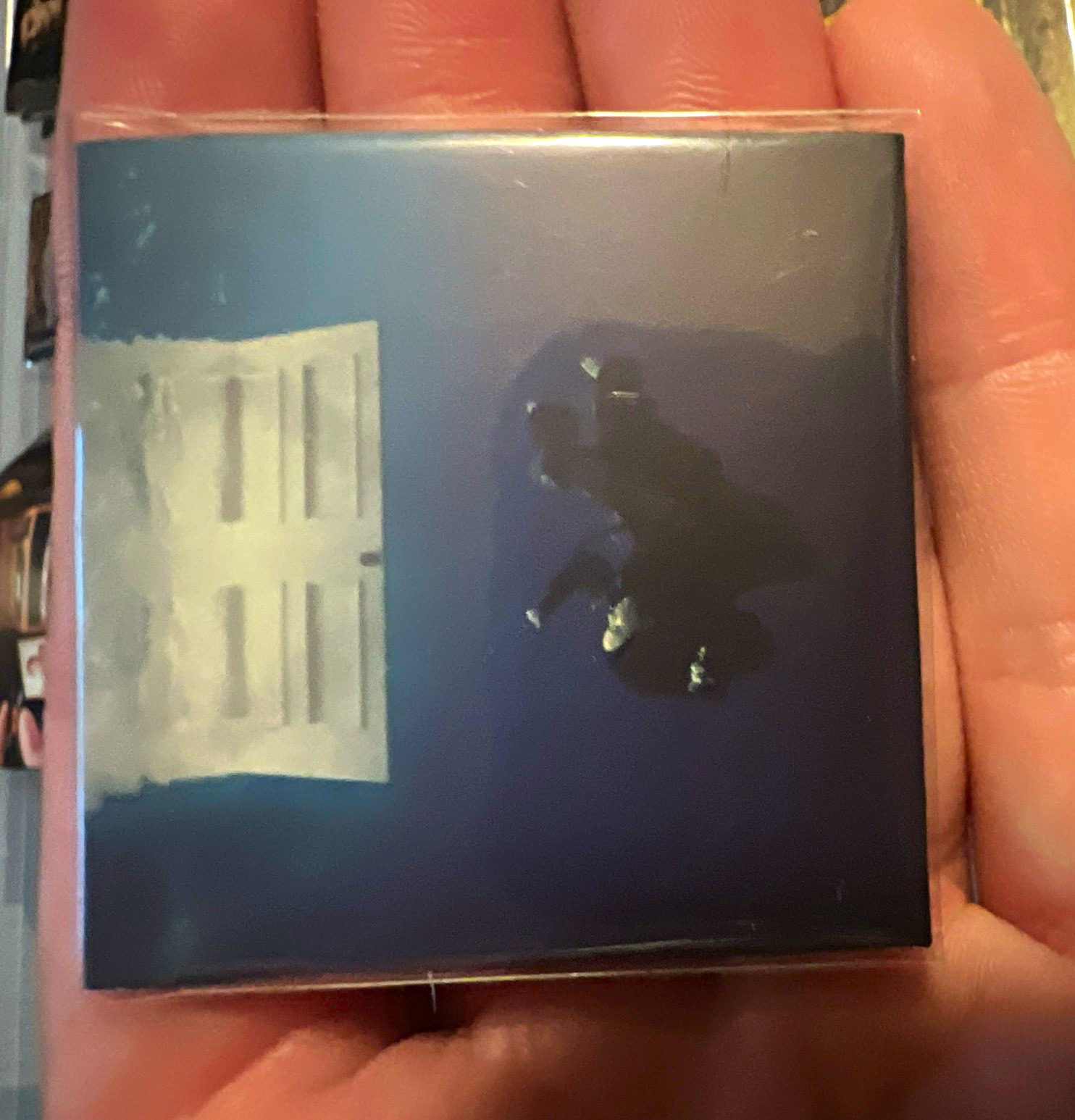 ZURU MINI BRANDS - Billie Eilish birds of a feather - mini brand Blue sleeve