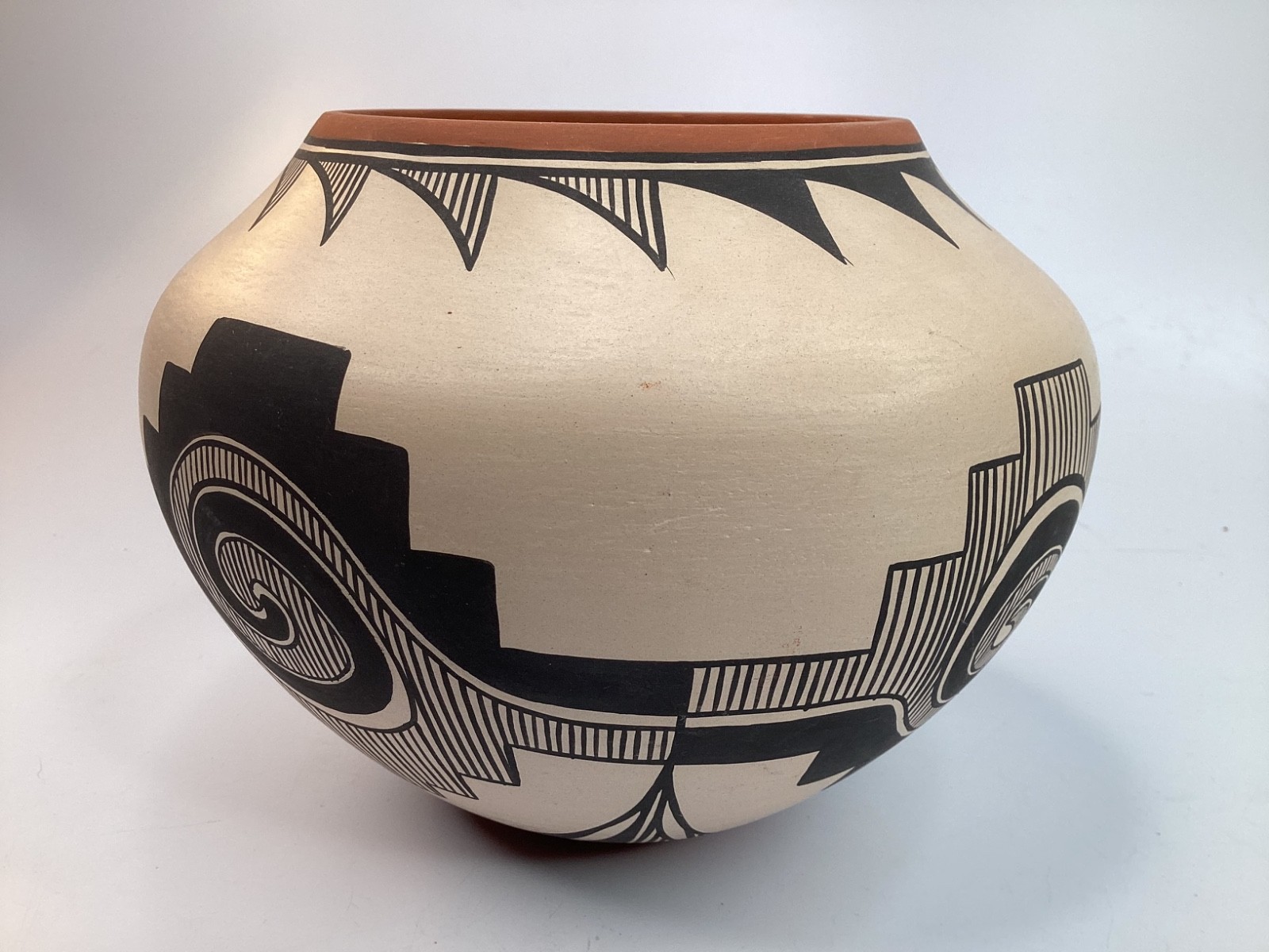 7” Native American Indian Acoma Pottery Vase Signed J.M.  (G4)