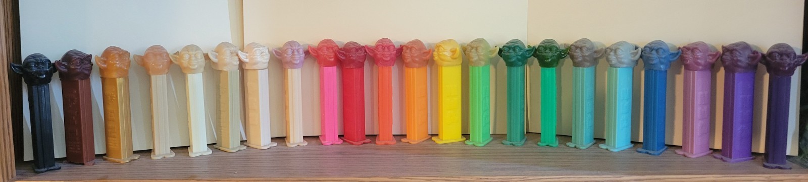 1998 Complete set of 22 Vintage Yoda Custom PEZ DISPENSERS (1 of 3 sets) exist