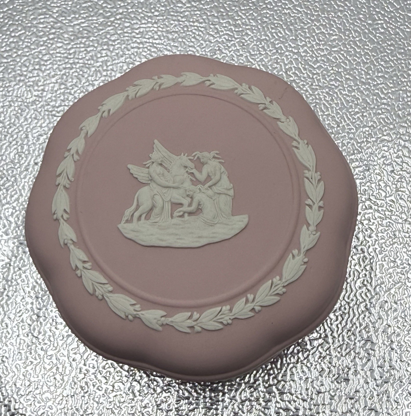 Rare Wedgewood Pink Jasperware Neoclassical Trinket Box
