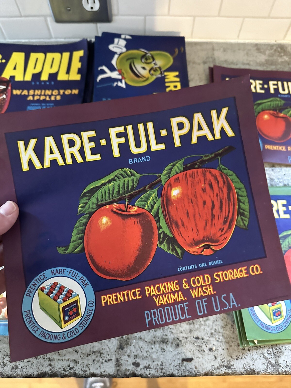 VINTAGE Purple APPLE CRATE LABEL YAKIMA WA PRENTICE FRUIT KARE-FUL-PAK APPLES