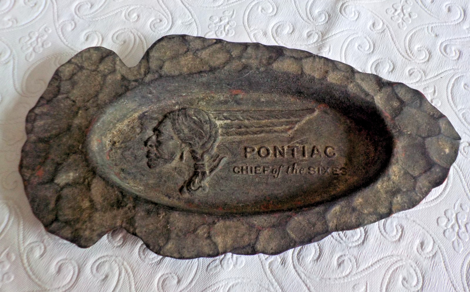 Vintage Pontiac Chief of the Sixes Arrowhead Coin Tip Tray Dealership