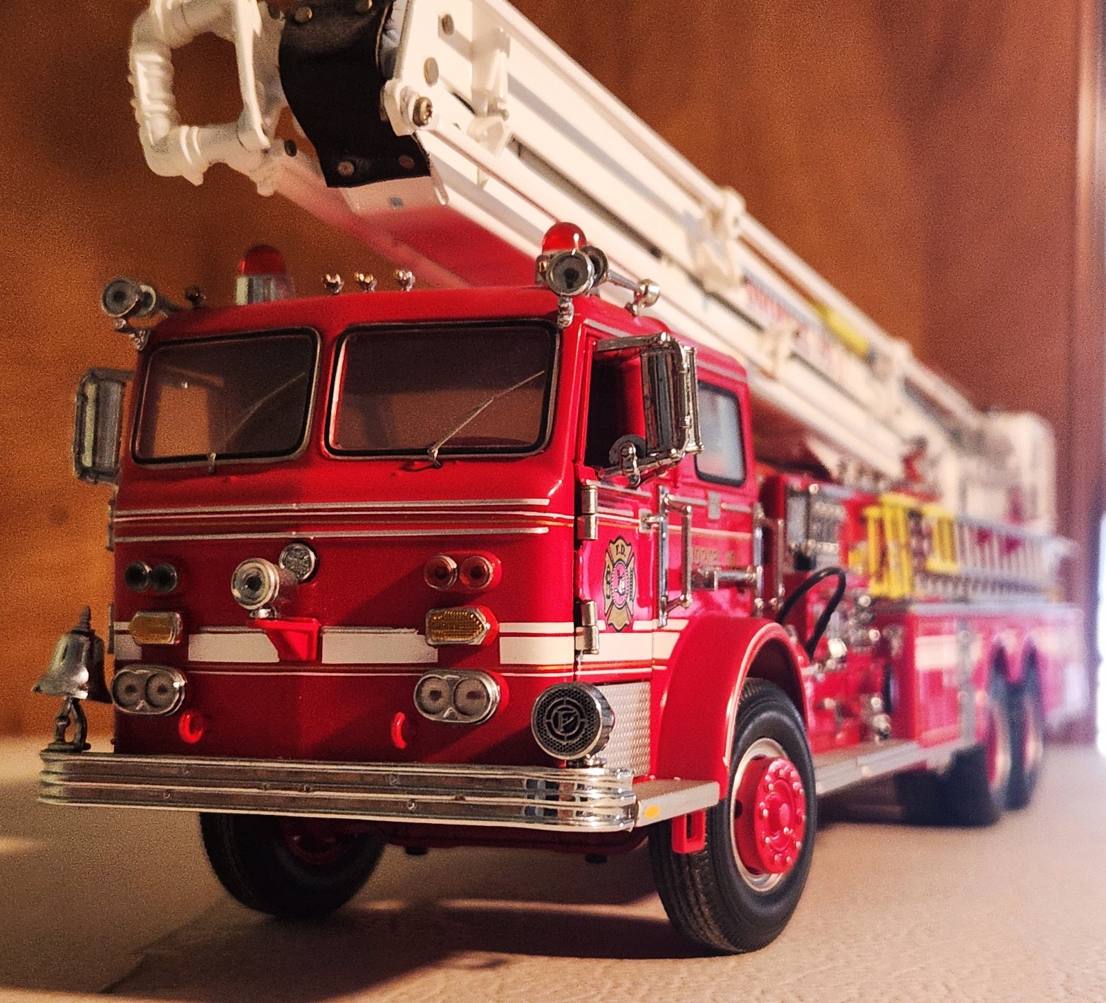 Franklin Mint 1972 Maxim/Pierce Snorkel Fire Apparatus 1:32 Scale Diecast