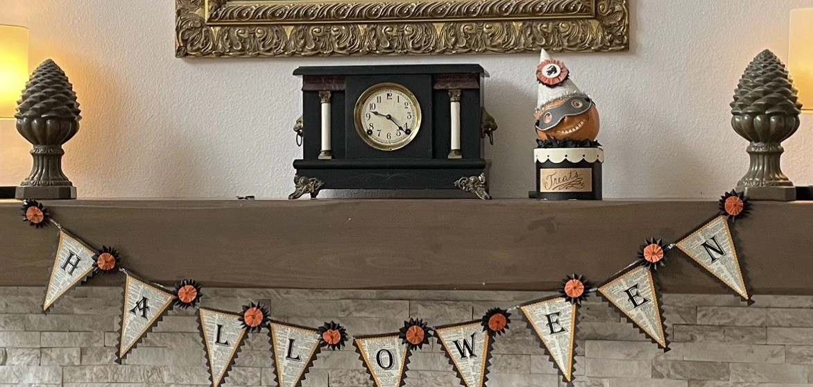 Vintage 2006 Nicol Sayre Halloween Treats Box +Halloween Pennant Banner Folk Art