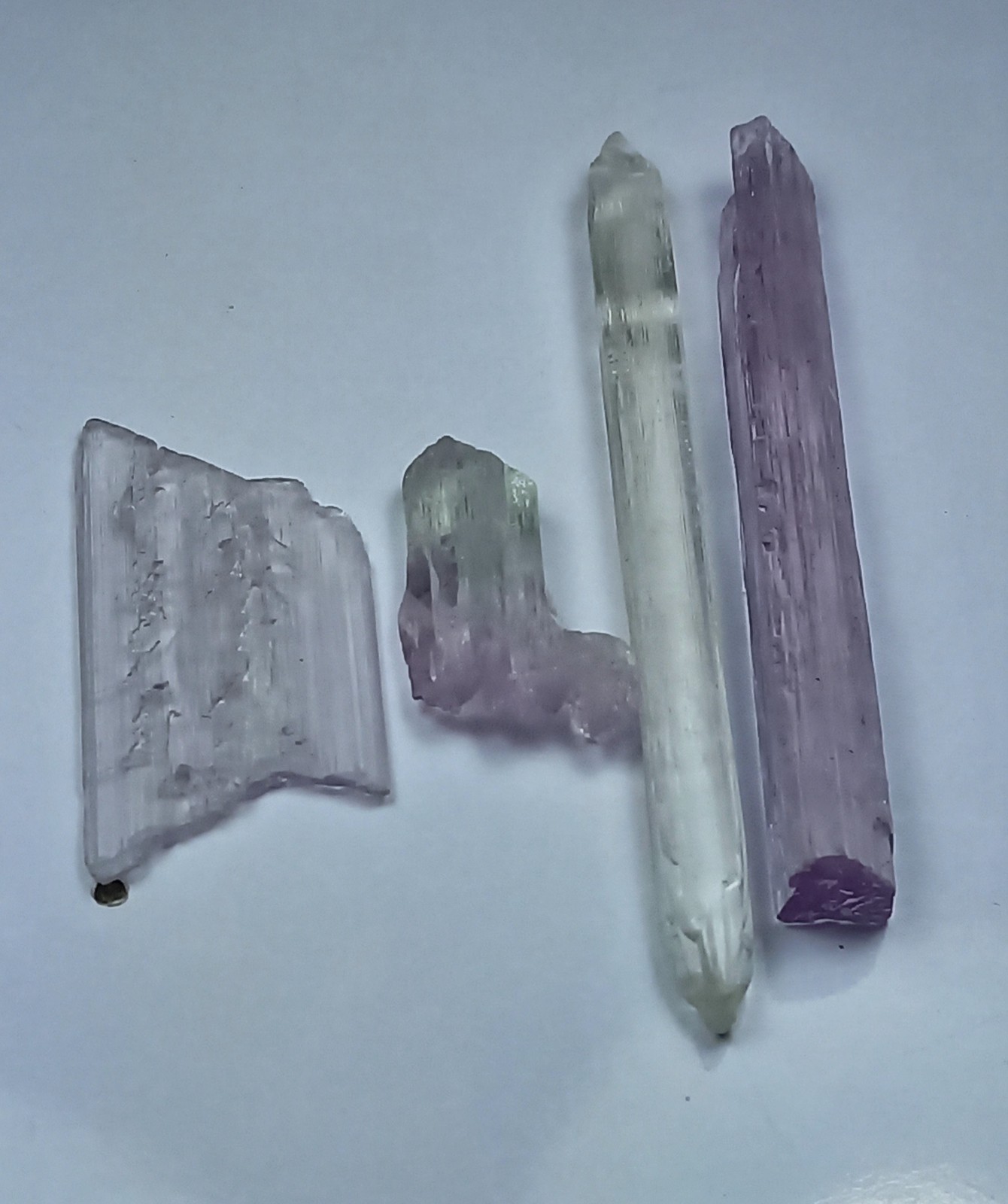 WoW amazing Lot of 04 Kunzite Crystals:68g