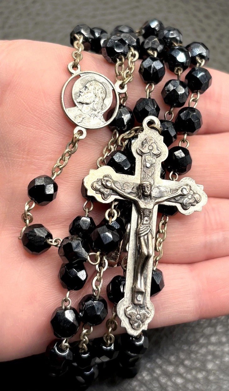 Vintage Rosary Black Faceted Glass Beads Silver Tone Jesus Cross Crucifix 26”