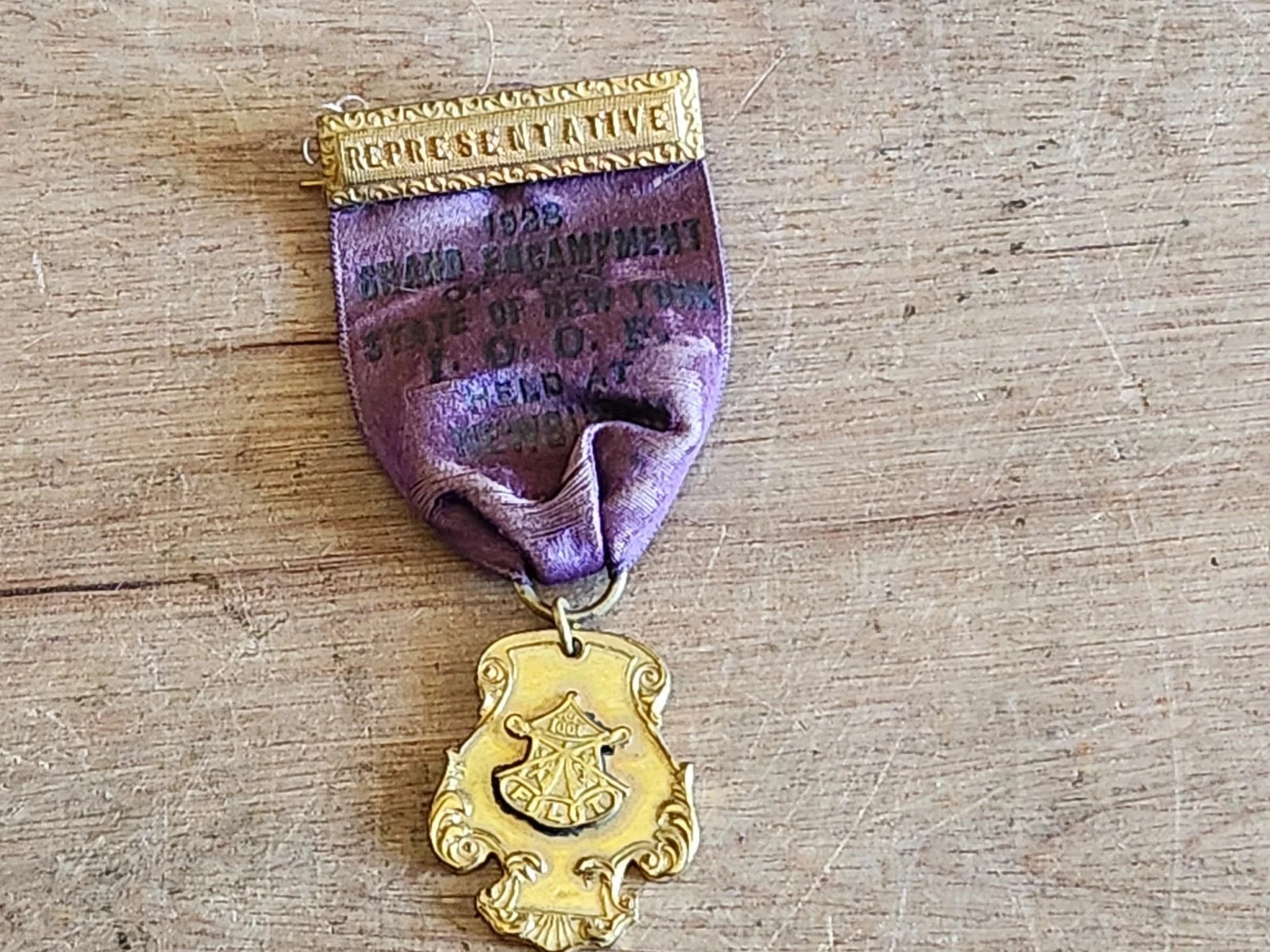 Odd Fellows Ribbon Pin Badge Medal FOB 1928 Encampment Tate NY IOOF Vintage